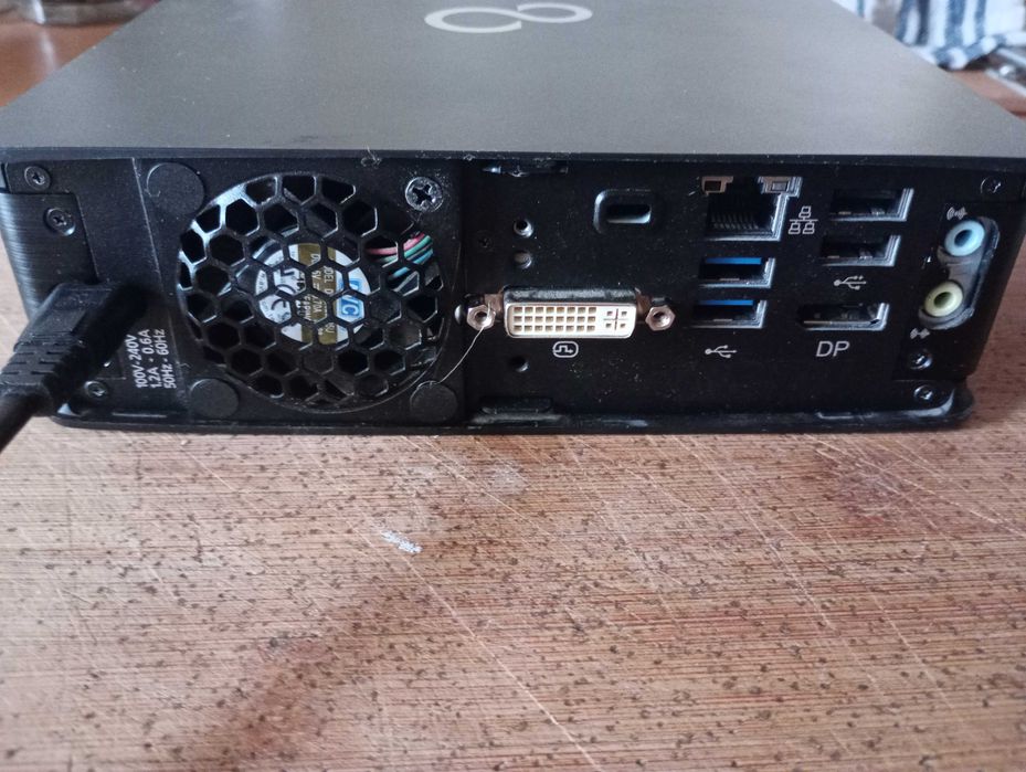 fujitsu q920 mini pc. (Batocera?)Proszę dzwonić.