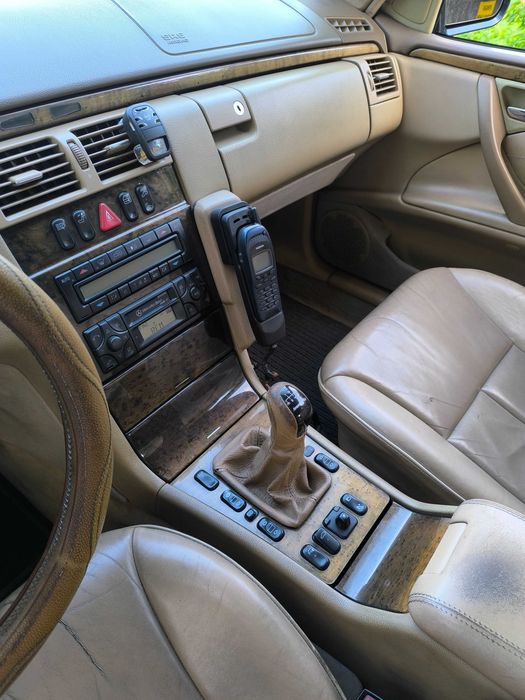 Mercedes E 270CDI.  AVANGARD
