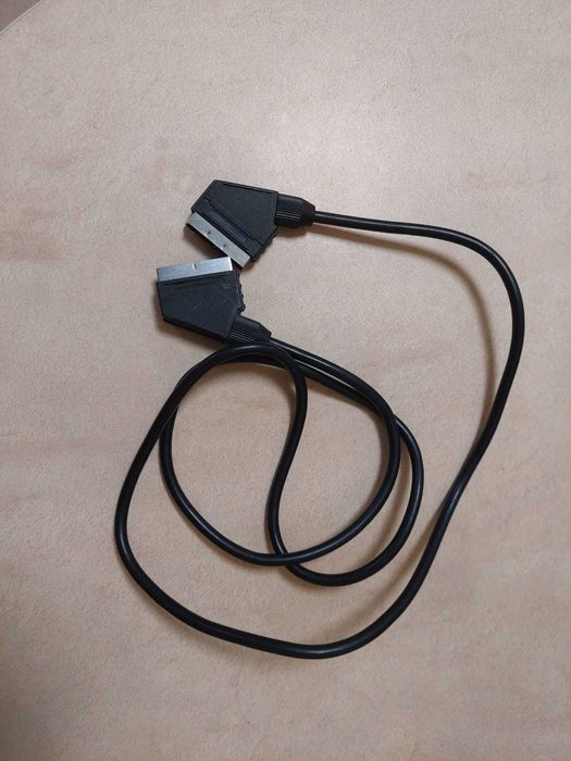Kabel Euro :  Scart – Scart długości 2 metrów