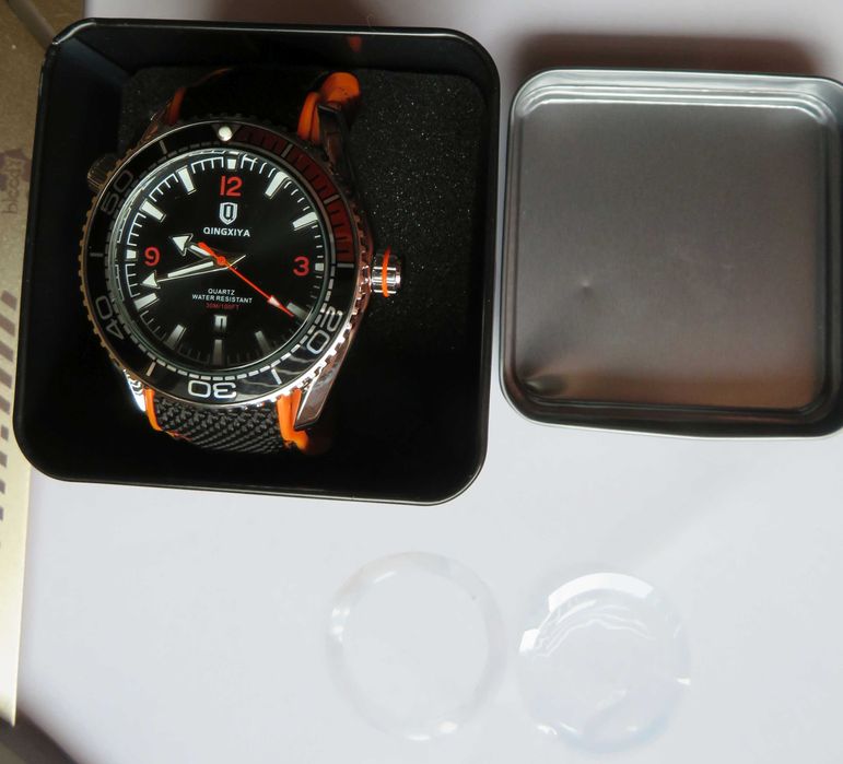 zegarek w stylu  diver  Omegi  Bonda