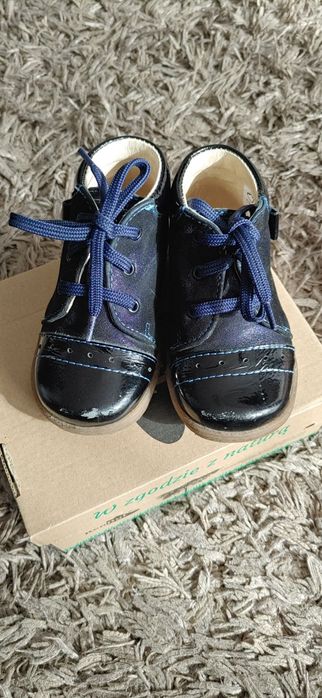 Trzewiki RenBut r.22