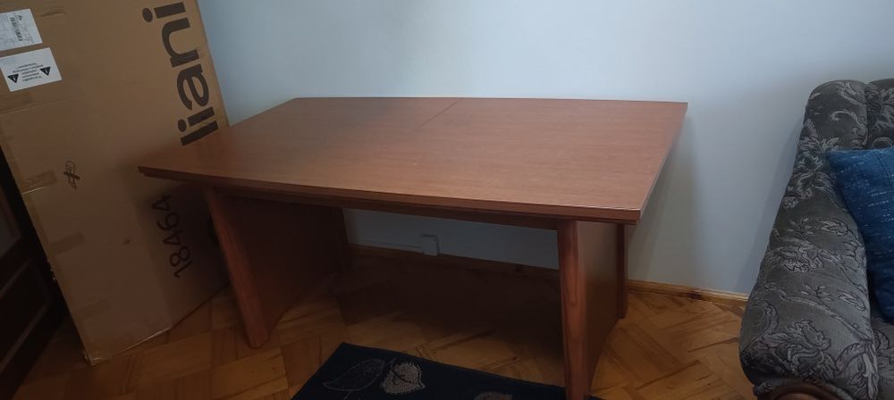 Stół duży solidny