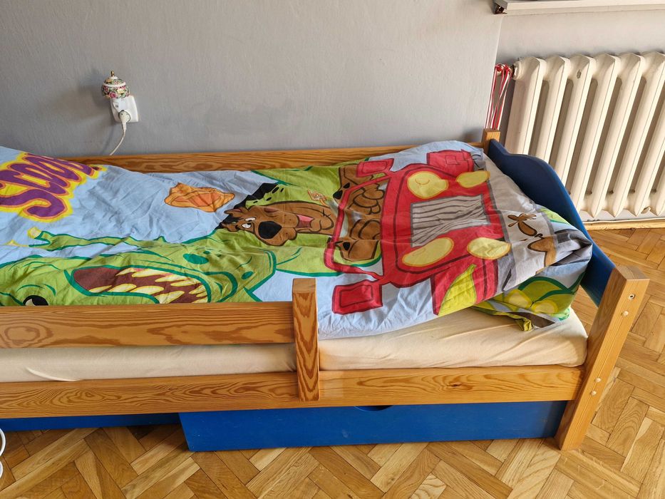 Łózko z materacem młodzieżowe