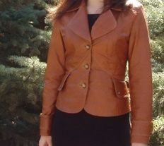 Шкіряна куртка-піджак рижого кольору у гарному стані  500 грн