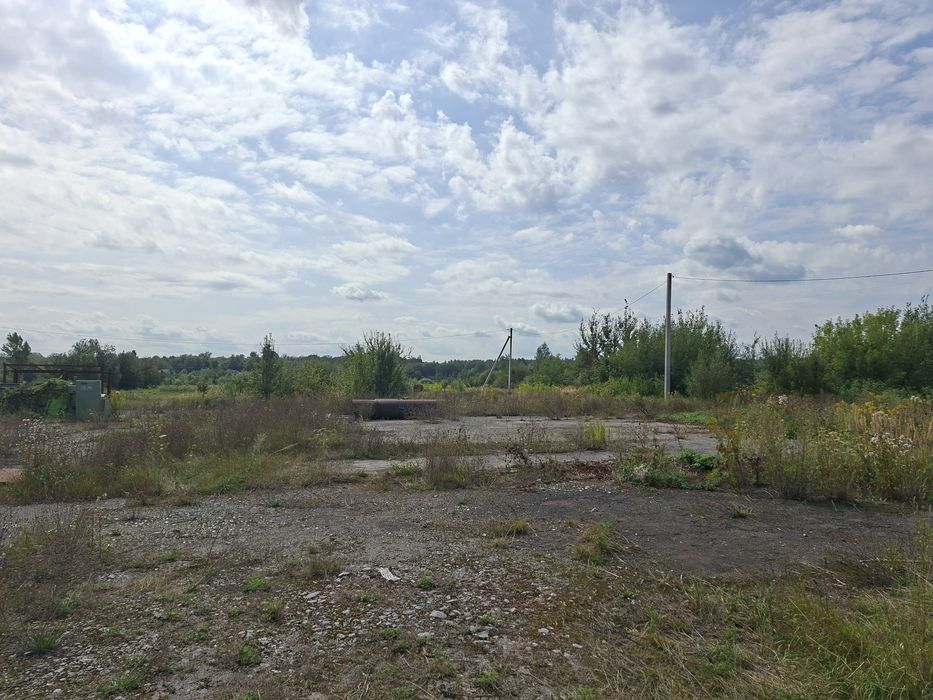 Продаються виробниці (комерційні) приміщення