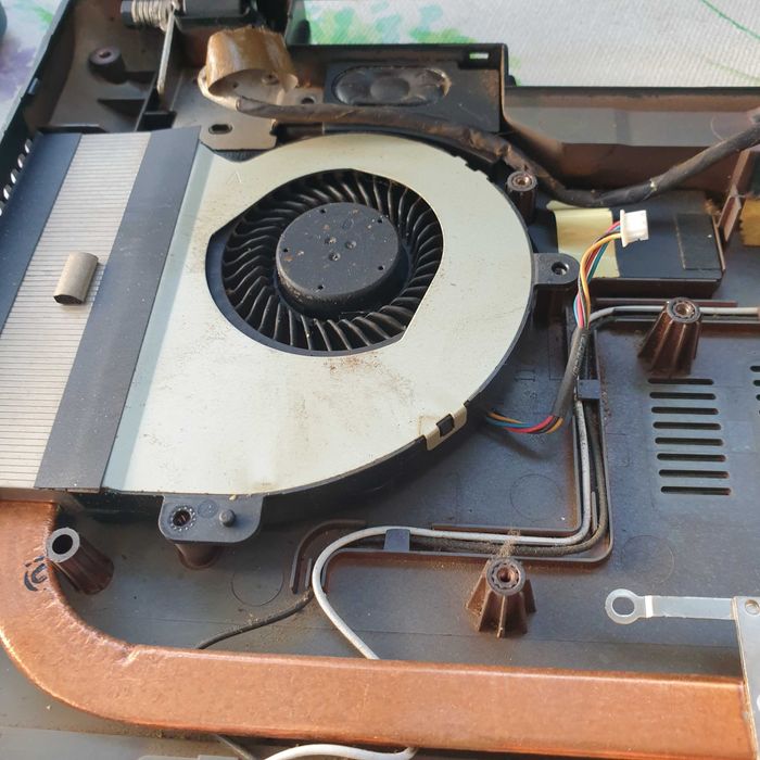 ASUS X54H bottom chassis without anomalies, remaining parts without anomalies64171735090177120