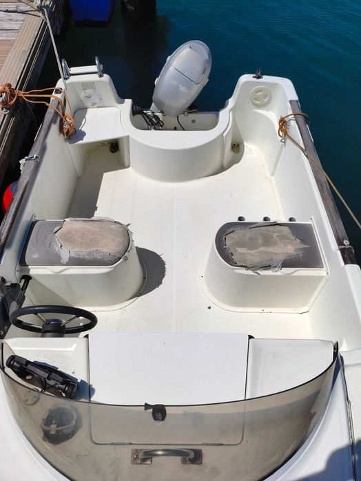 Barco Semi-Cabinado Beneteau Antares 450