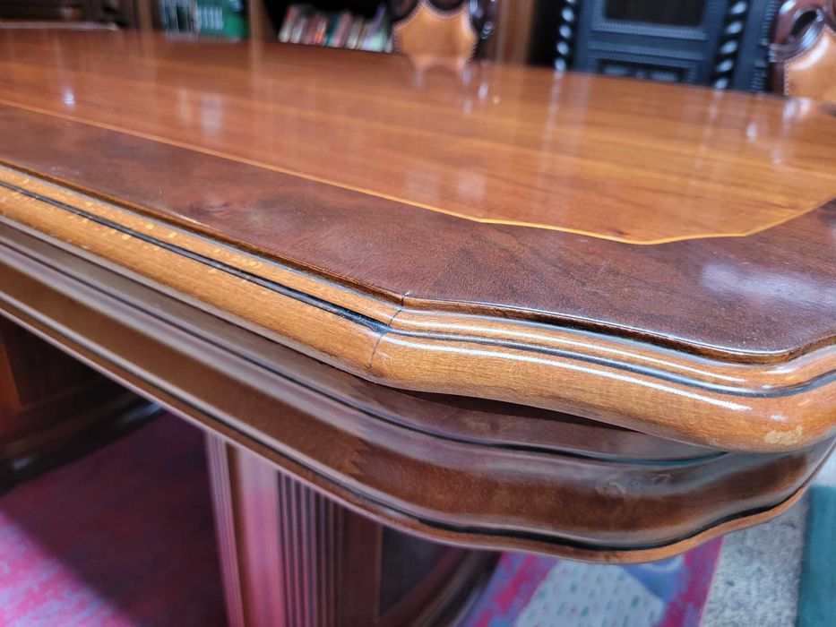 Exquisite extendable living room table – excellent condition64584264518145123