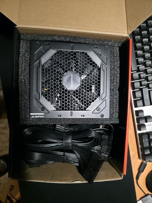 Блок питания Gigabyte GOLD 750W ATX 3.0