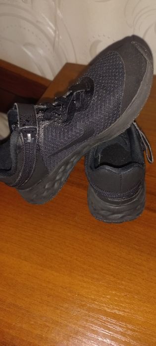 Кросівки Nike, розмір 28.5