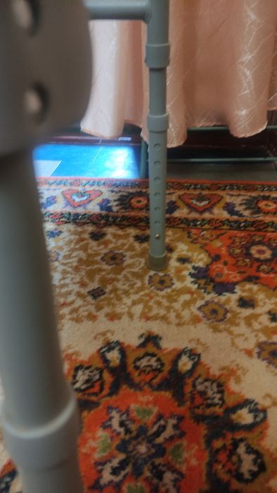 Стілець-туалет для літніх та маломобільних людей (санітарне крісло)
