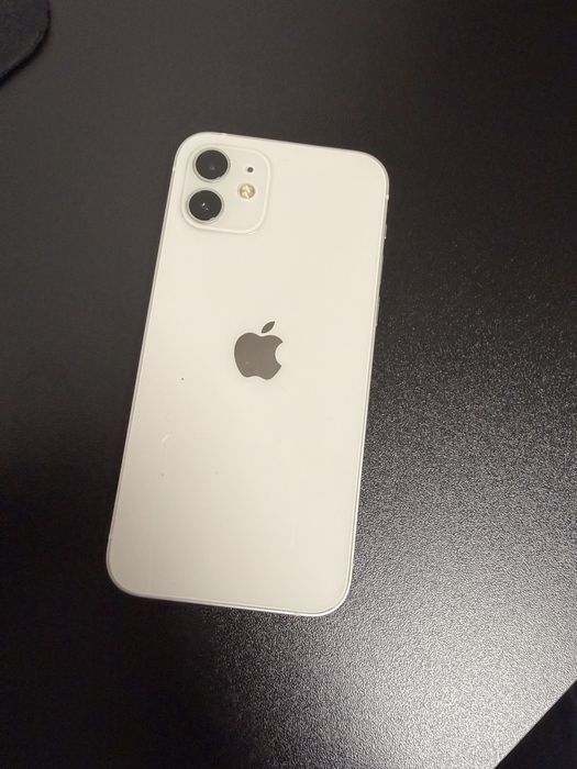 iPhone 12 – stan wzorowy