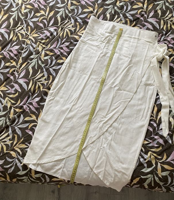 Лляний жіночий костюм