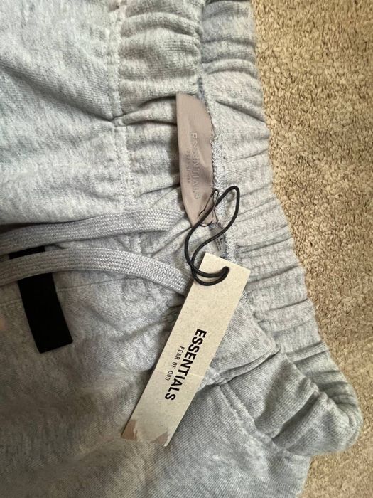 Шорти essentials L