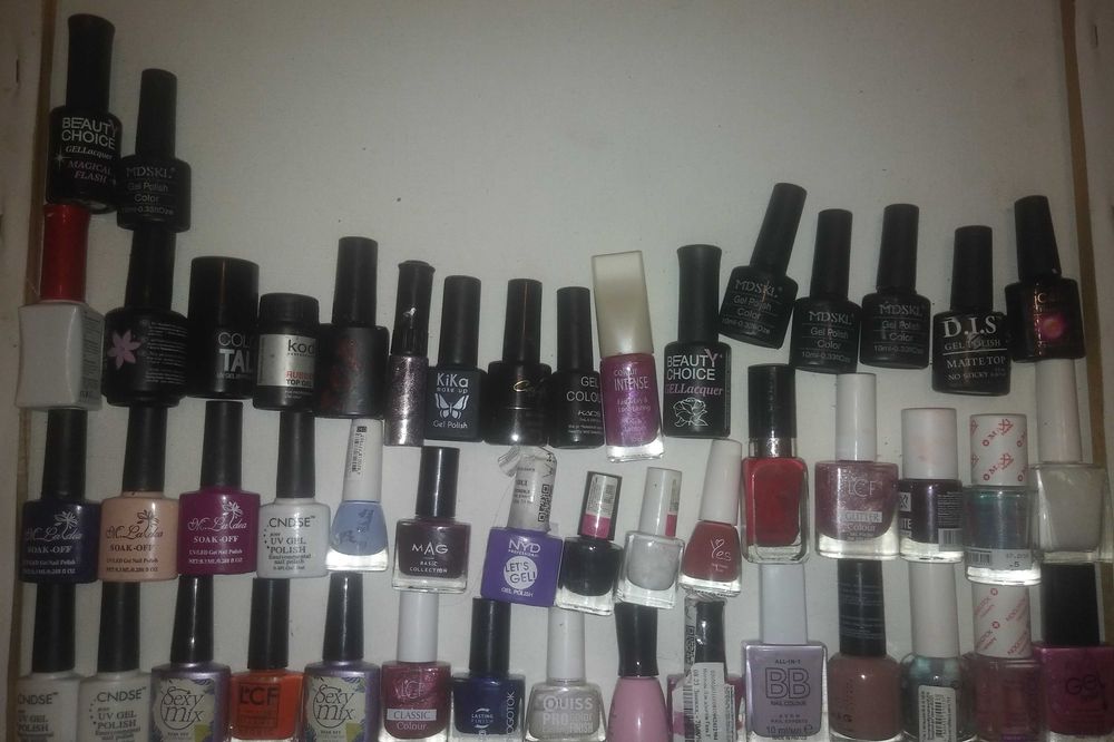 Набор гель-лаков и лаков для ногтей — большой выбор цветов!