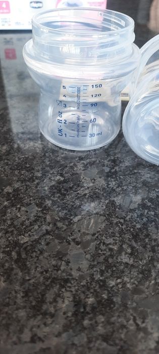 CHICCO pojemniki na mleko 4 x 150 ml + smoczek z nakrętką