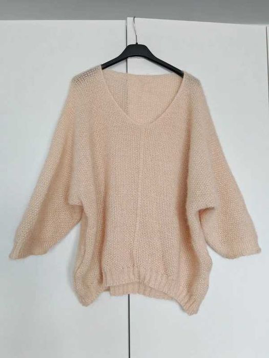 Sweter moherkowy beżowy ecru uni serek