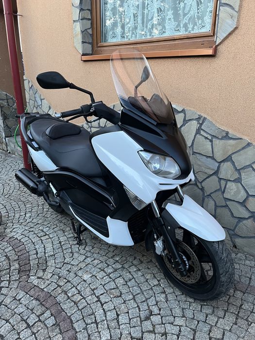 Yamaha X-max 125