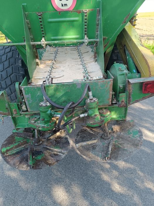 Rozsiewacz wapna RCW Ursus Unia Bredal 10 ton