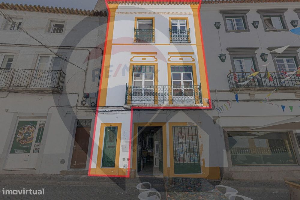 Moradia T3 Renovada no Centro Histórico de Évora – Charme Único