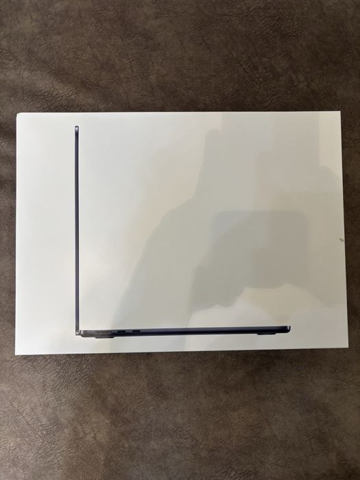 Apple MacBook Air 13.6” M5 16/512 GB Midnight