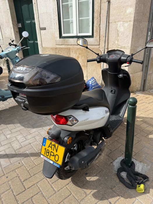 2022 Peugeot Kisbee 50cc scooter