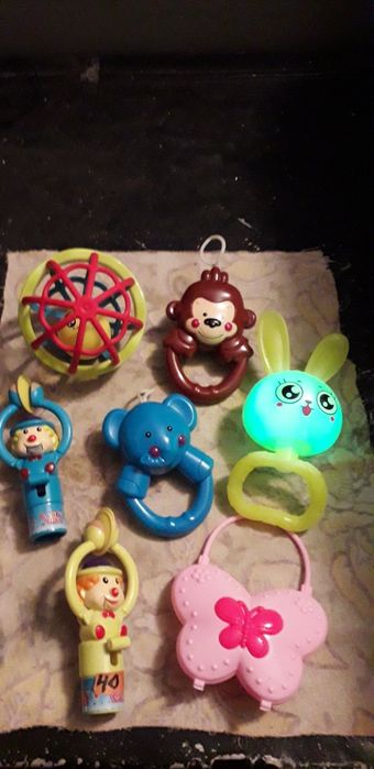 Игрушки погремушки.