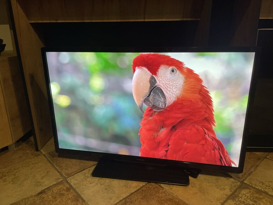 Телевізор Philips 40 + кріплення