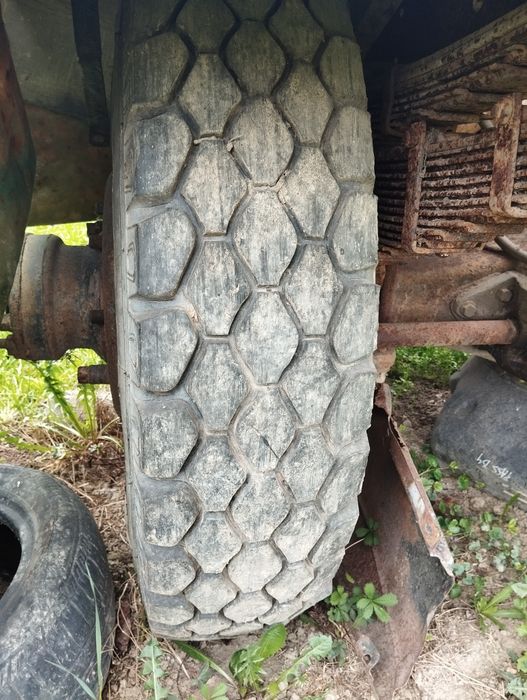 Продам кабіну цілу ресори раму мотор та запаску в зборі