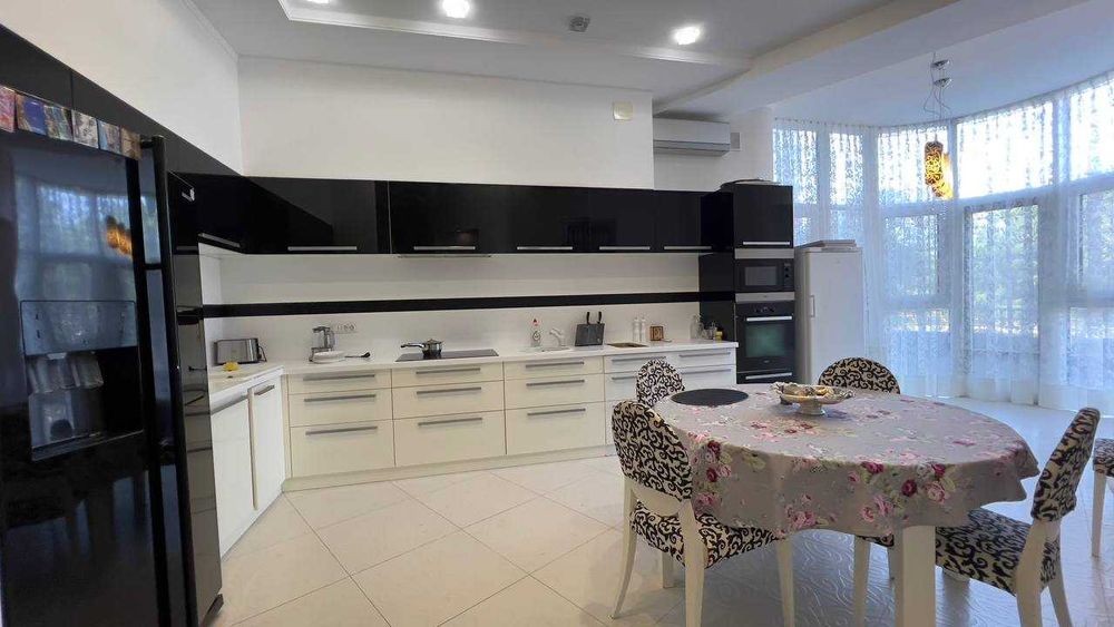 Аренда 3-ком. квартиры с террасой в ЖК Мерседес | 200 м² у моря. 1I18