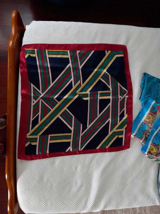 Lenço multicolorido