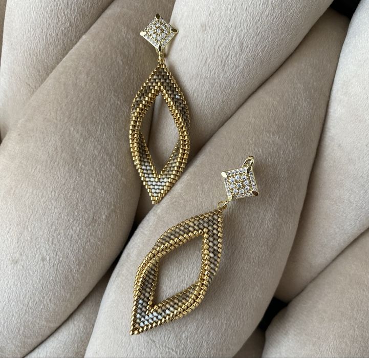 Набір біжутерії з бісеру ручна робота