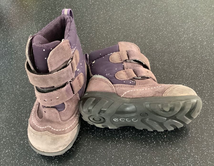 Крокси кросівки та інше дитяче взуття в гарному стані 14-17 р-р