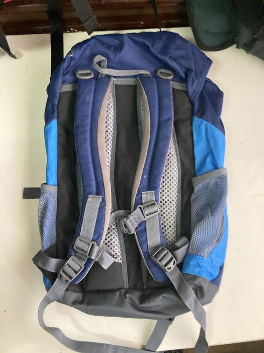 Mochila Deuter azul pequena