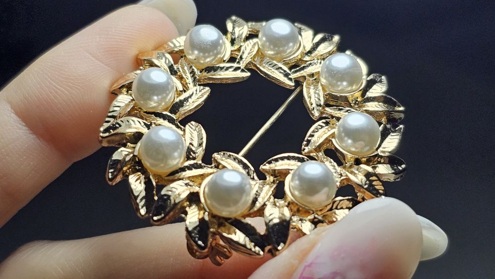 Broszka ozdobna Decorative brooch