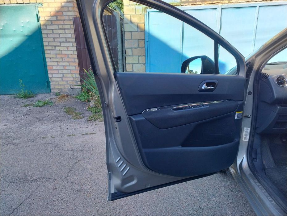 Peugeot 5008 ціна 7300 $