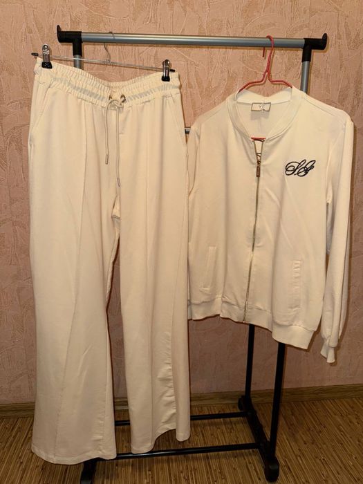 Жіночий спортивний костюм SOGO