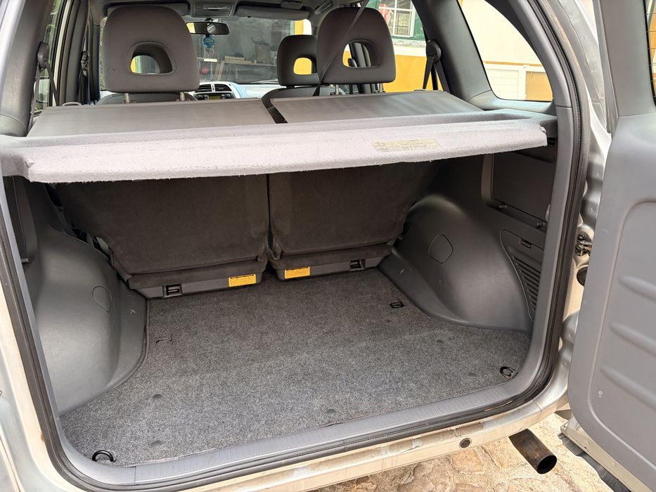 Toyota RAV4 2.0 D-4D 4x4 (2003) - Excelente Estado