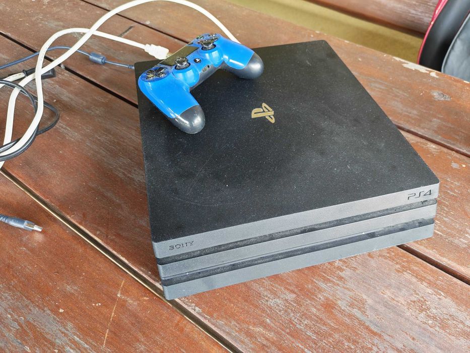 Konsola PlayStation 4