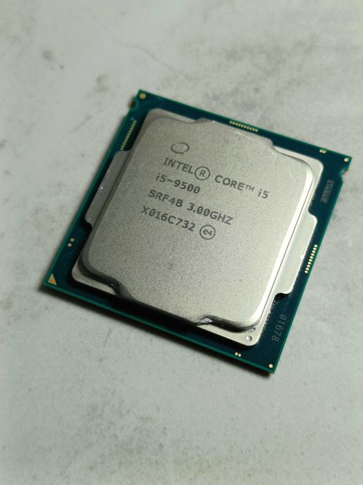 Процесор Intel Core i5-9500 - 6 ядер - 4.4ГГц - LGA1151 - з графікою!