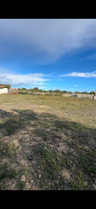 Alguer de boxs e parque para camioes e relotes Golegã