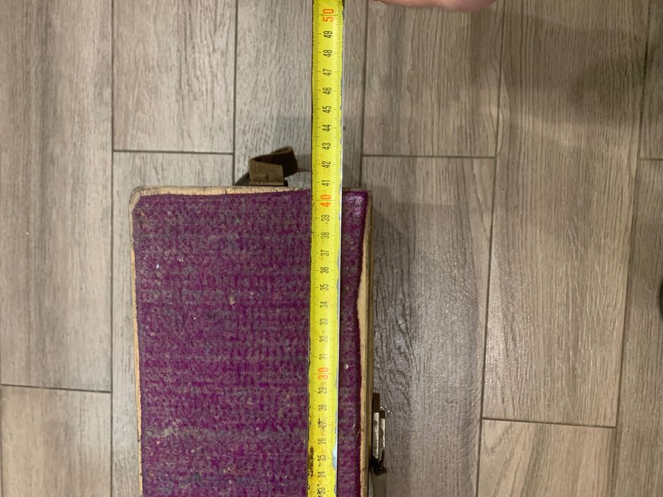 Ящик рибацький б/в (з вудками, рукавицями та шумовкою)