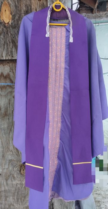 Fioletowy Ornat z psem