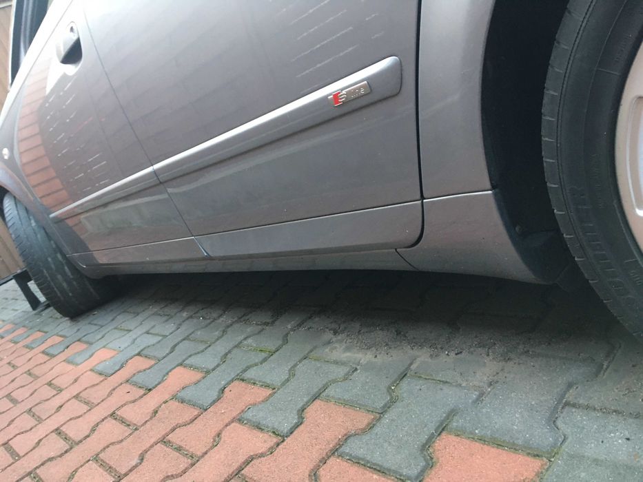 AUDI A4 B7 Kombi Listwa Listwy progowe prawa Lewa stan idealny  LY7J