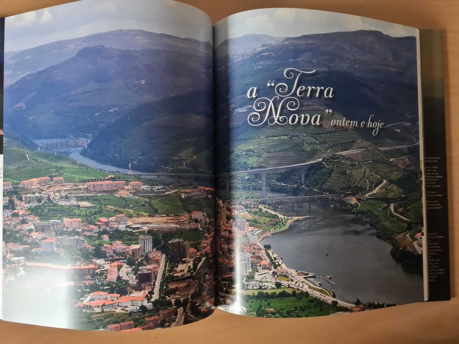 Livro "Peso da Régua à Descoberta da Terra Nova" de António Pinto