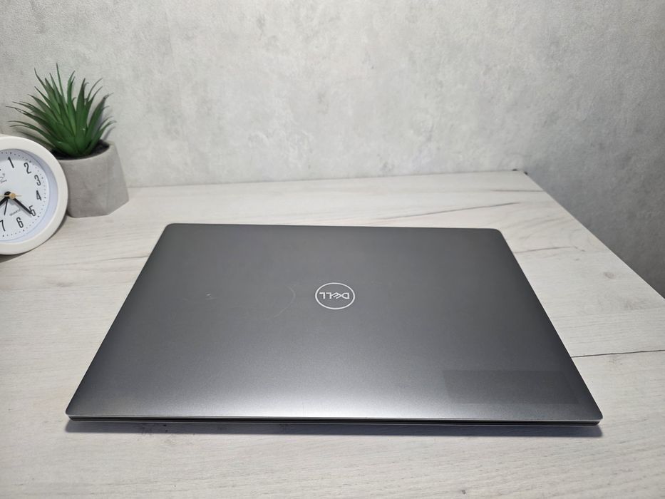 Потужний Тонкий Dell Precision 5540 15,6"  i5-9400H 8/256GB FullHd IPS
