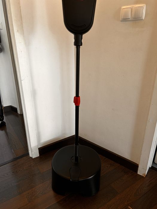 Vendo saco de boxe criança (até 12 anos) com duas luvas