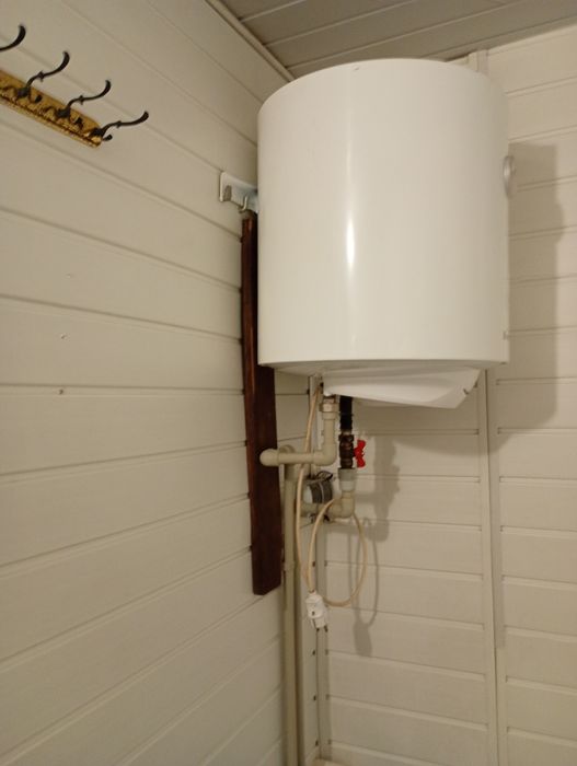 Продам будинок (напів будинок)
