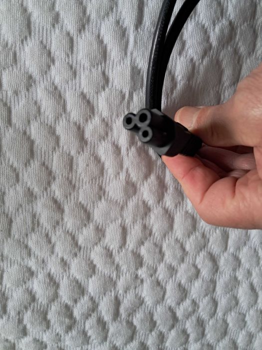 Carregador original HP  para portátil em bom estado.