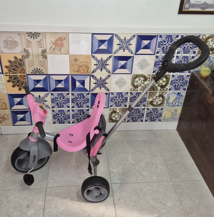 Triciclo progressivo de criança  Feber